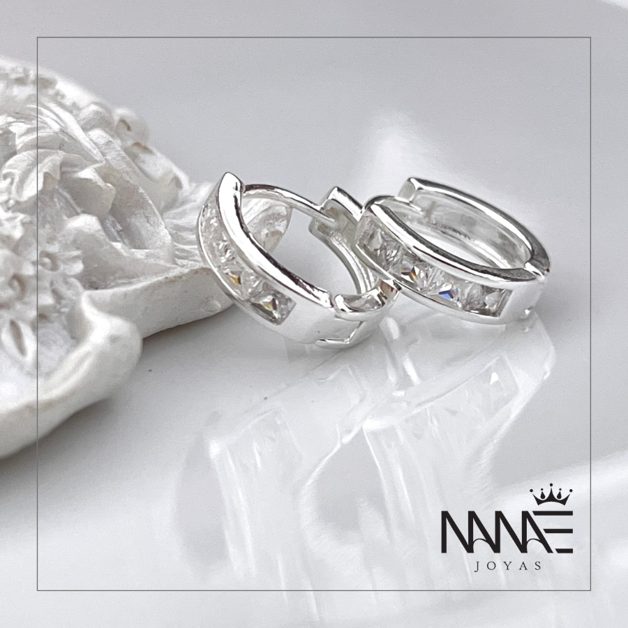 Argolla Huggie Cristales 13 mm